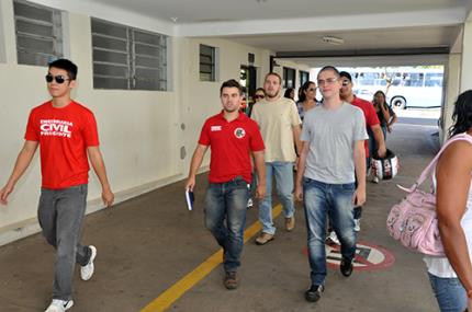 Estudantes de engenharias ajudam abastecer estoque de sangue