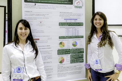 Alunos de Odontologia levam pesquisas a congresso da área