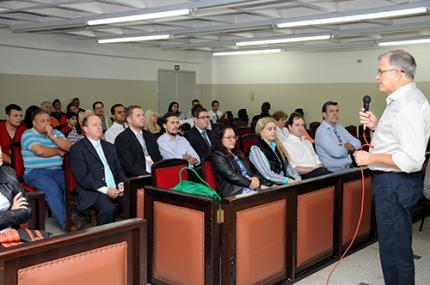 Atividade do curso de Direito integra calouros e familiares