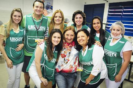 Escola Anna Antônio recebe ações do projeto saúde e beleza