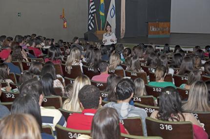 Palestras com temas atuais marcam congresso de Odontologia