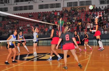 Educação Física é campeã no vôlei masculino e feminino