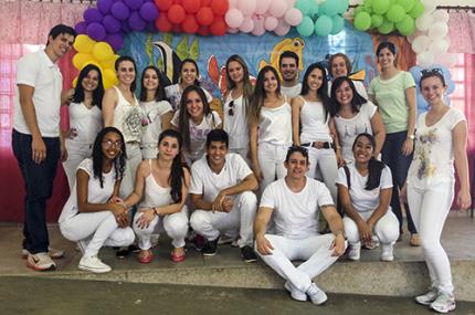 Acadêmicos de Odontologia desenvolvem trabalho voluntário
