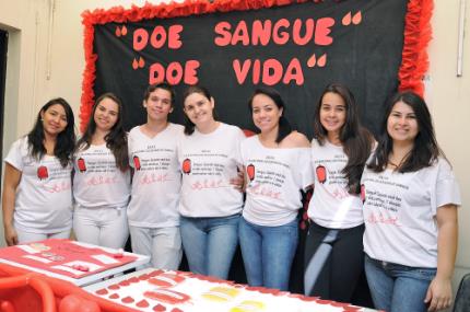 Acadêmicos de Enfermagem estimulam doação de sangue