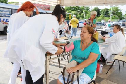 Universidade faz ação de orientação e prevenção ao diabetes