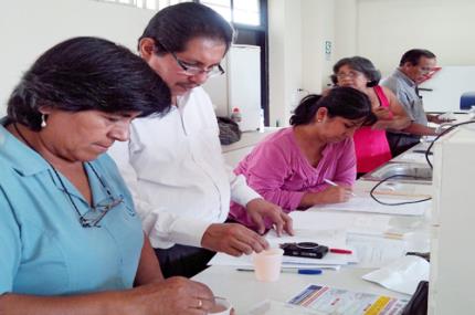 Farmacêutica capacita professores peruanos em toxicologia
