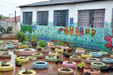 Educação ambiental mobiliza e transforma escola em Bernardes