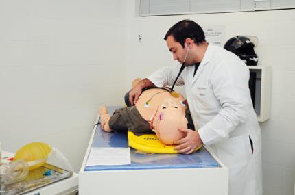Alunos de Medicina são avaliados em competências clínicas