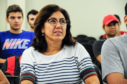 Campeões mundiais de basquete aplicam capacitação