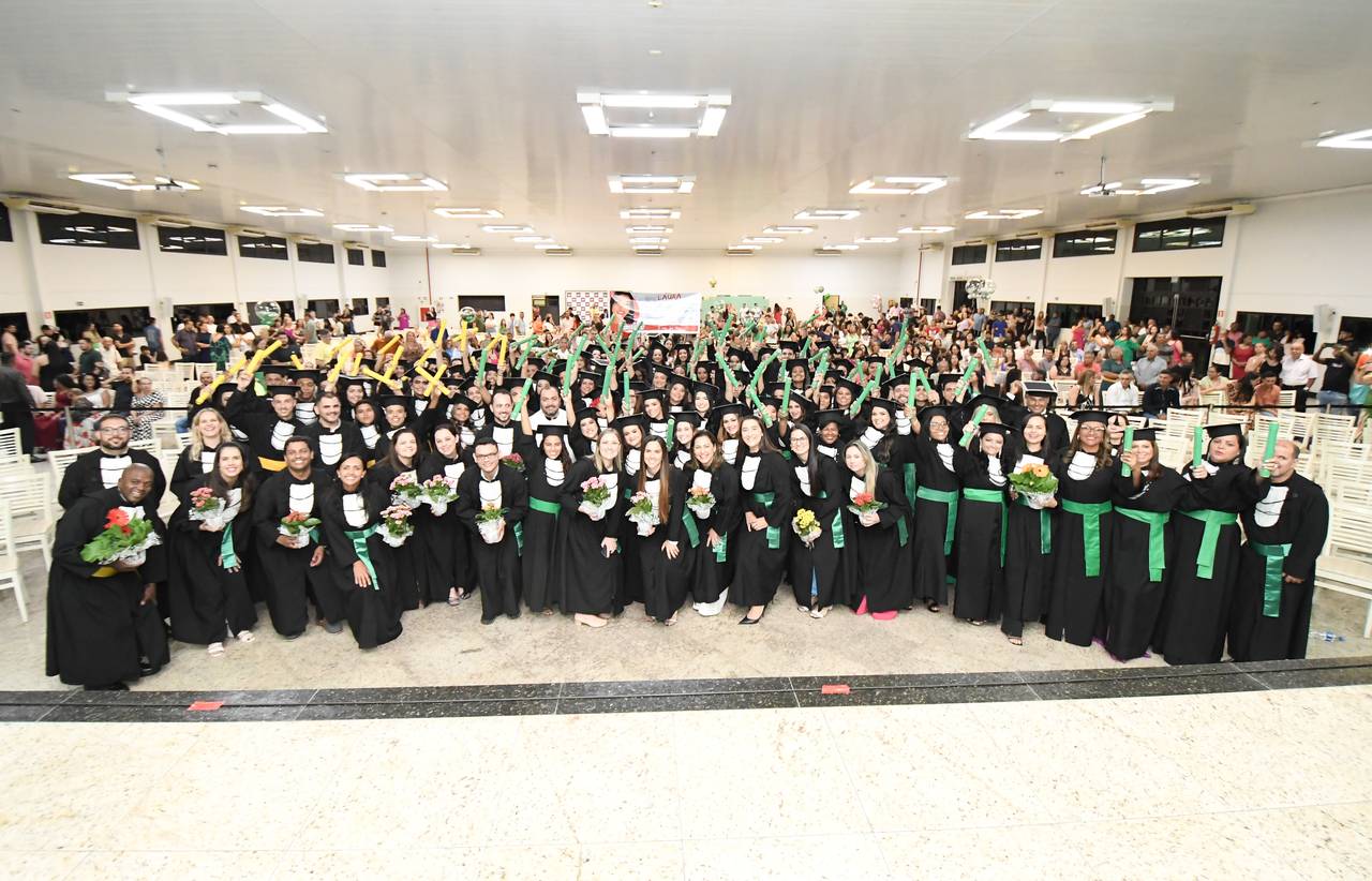 Dia 13 de Dezembro - Colação de Grau cursos técnicos Enfermagem e Farmácia