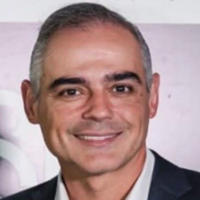 Dr. Mauricio Lemos