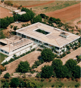 1989 | Inauguração do Hospital Veterinário