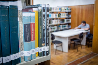 Biblioteca campus I: a Unoeste possui a maior Rede de Bibliotecas do oeste paulista, com 3 unidades somente em Presidente Prudente. Ao todo, são mais de 256 mil exemplares. Tem ainda o acervo on-line, com milhares de títulos para todas as áreas do conhecimento.