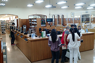 Biblioteca campus I: a Unoeste possui a maior Rede de Bibliotecas do oeste paulista, com 3 unidades somente em Presidente Prudente. Ao todo, são mais de 256 mil exemplares. Tem ainda o acervo on-line, com milhares de títulos para todas as áreas do conhecimento.