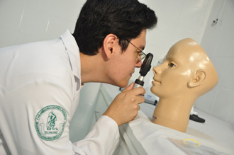 Universitários podem participar de ligas acadêmicas para vivenciarem especialidades médicas