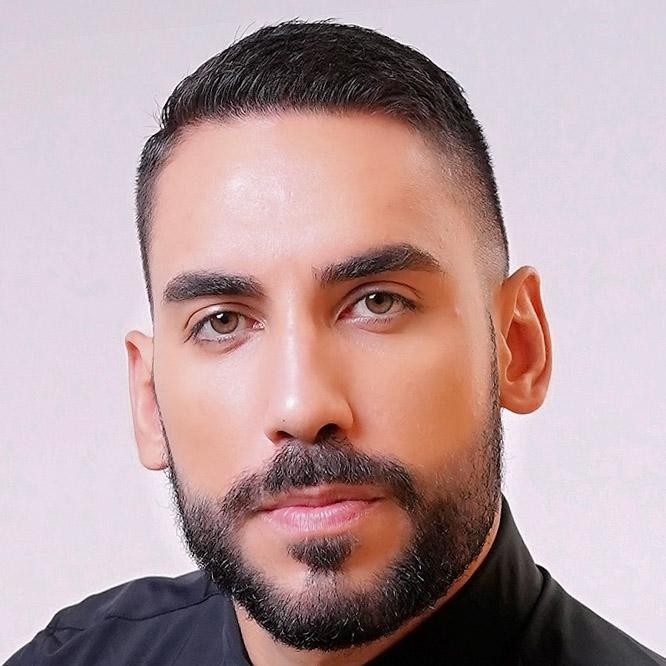 Foto de Andre, aluno por transferência de Medicina em Presidente Prudente. Ele é um homem de pele clara, com cabelo curto e barba.