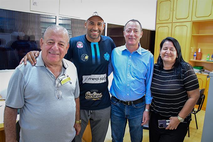 Treinador João Salles visita a Unoeste