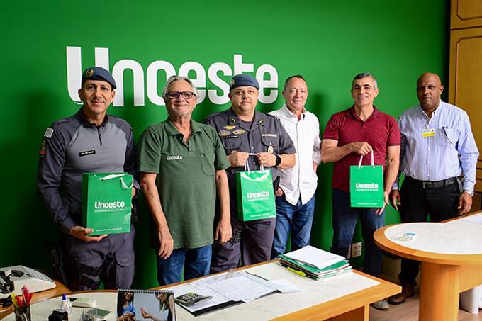 Comandantes da Polícia Militar visitam Unoeste