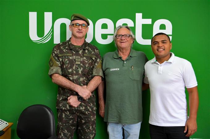 Notícia: Unoeste recebe visita do Tiro de Guerra de Prudente