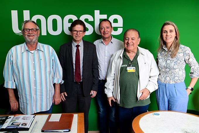 Promotor visita Unoeste e discute avanços à saúde