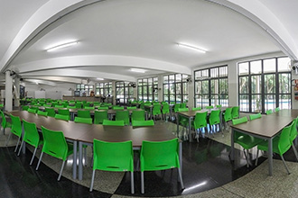 Restaurante Universitário – localizado na Torre de Cristal, o RU tem capacidade máxima para 180 pessoas. Seu cardápio é variado e inclui um prato vegetariano todos os dias, além do serviço de marmitex