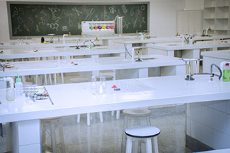 Laboratório de Bioquímica: permite o desenvolvimento de habilidades de estudo nas reações análises bioquímicas