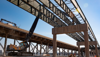 Estruturas de Pontes e Viadutos em Vigas Mistas de Aço e Concreto                                                                                                                                                                                              