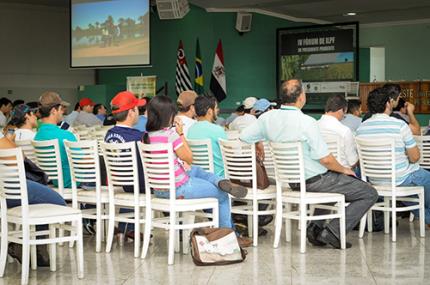 Pesquisadores e produtores se reúnem em fórum sobre ILPF