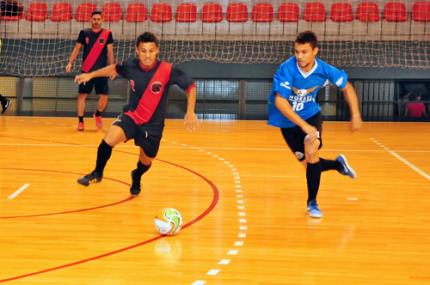 Intercalouros: Educação Física leva 2 troféus no futsal