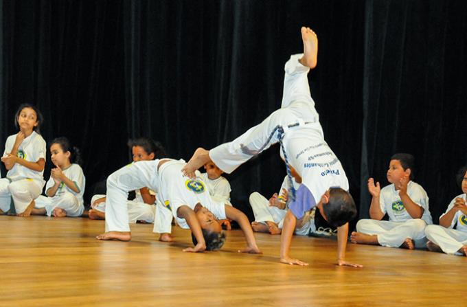 Aceleração da alfabetização na infância preocupa educadores