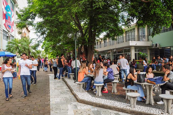 Unoeste retoma as aulas para mais de 50 cursos de graduação