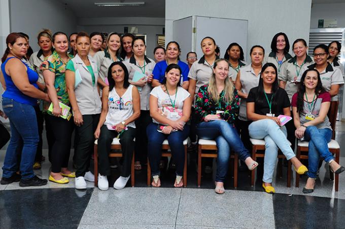 Dia especial homenageia mamães e oferece atendimentos