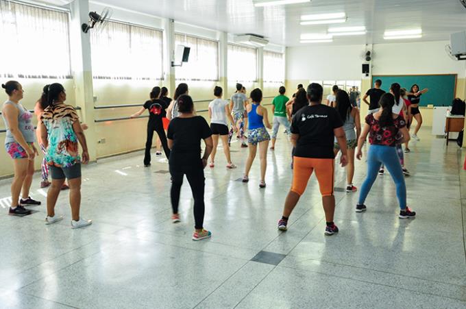 Aula de zumba no Centro Esportivo, campus II da Unoeste