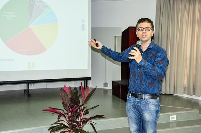 Dr. Bertoncello: estudo sobre dados socioeconômicos da 10ª Região