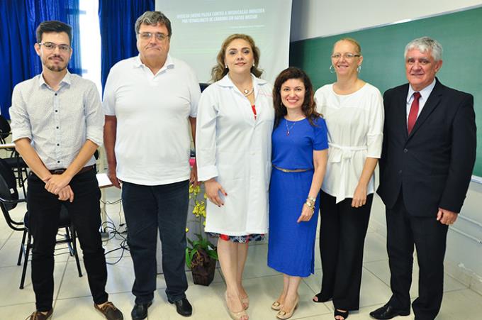 Banca examinadora da tese: Anjolette, Gomes, Cristiane, Gisele, Rosa Maria e Camargo Filho