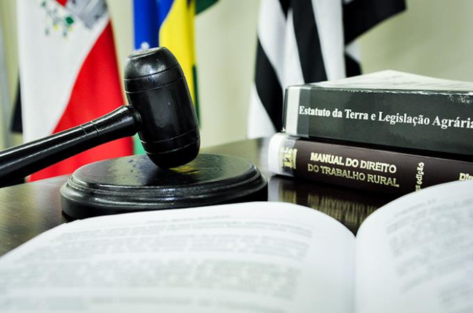 Curso rápido oferece imersão em direito rural e agronegócio