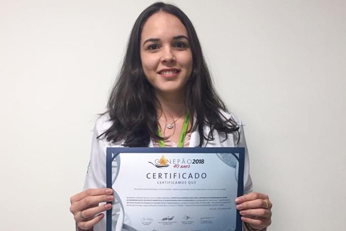 Professora Marcela de Andrade Bernal Fagiani recebeu menção honrosa