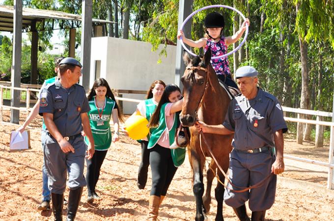 Reabilitação equestre obtém bom resultado no 18º Batalhão