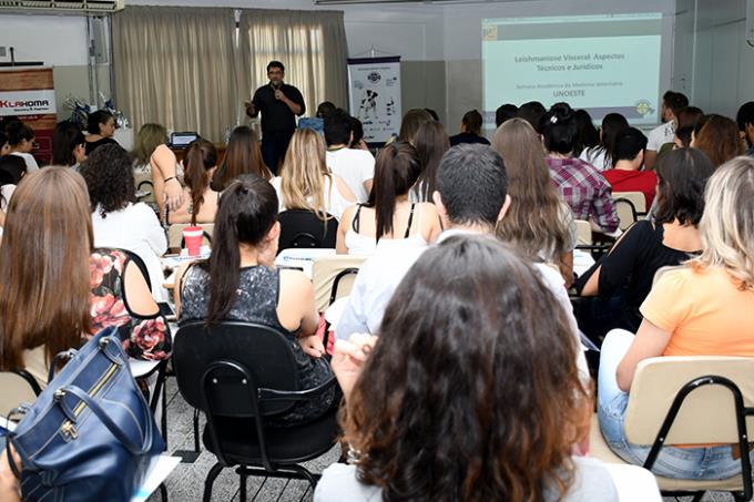 Fórum de Leishmaniose, nesta quinta-feira (30), no Auditório Primavera