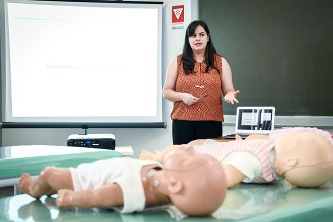 Egressa Gisele Zamberlan, abordou aspectos ligados à sua atuação em UTI Pediátrica no Hospital Israelita Albert Einstein de São Paulo