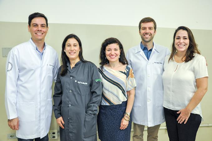 Eder com os doutores Fabiana, Gisele, Monteiro e Graziela 
