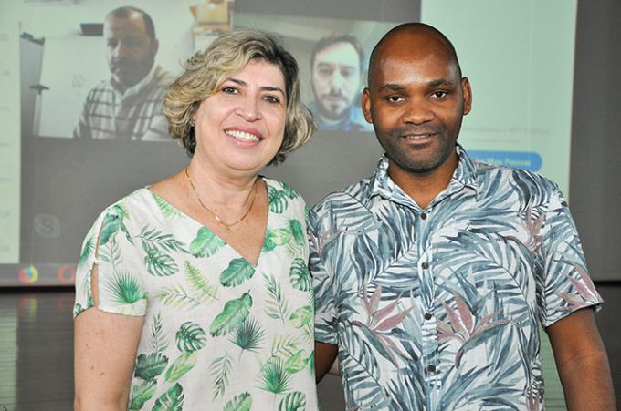 Titosse e a Dra. Alba durante a defesa pública do estudo internacional