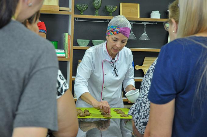 Workshop de pão e bolo atende quem tem restrição alimentar