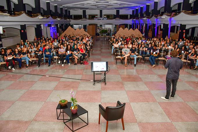 Evento é realizado no Salão do Limoeiro, no campus II