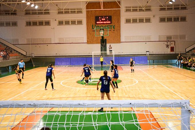 Futsal feminino marca o início do 39º Intercursos Unoeste