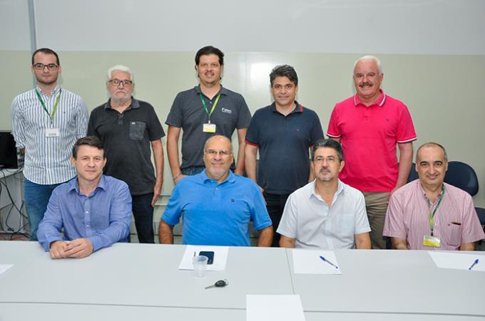 Andreasi, Del Trejo, Ferrari, Dória e Ribeiro (em pé); Guelfi, Silva, Camargo e Alessi (sentados)