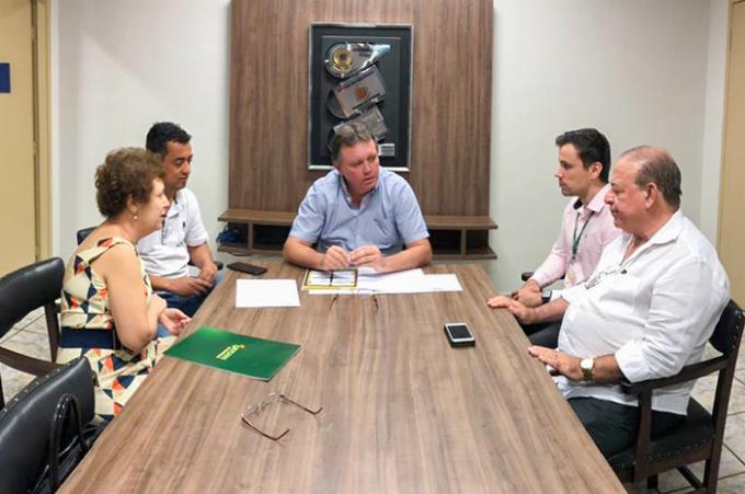 Reunião em Venceslau com o prefeito Jorge Duran, que também é presidente da Unipontal