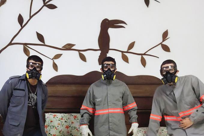 Guilherme, Thiago e Pablo são alunos de Biológicas e estão em Poconé (MT) ajudando no combate aos incêndios