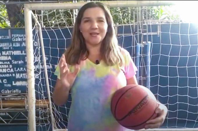 Joyce Menoti ao apresentar o projeto voltado para a educação básica 