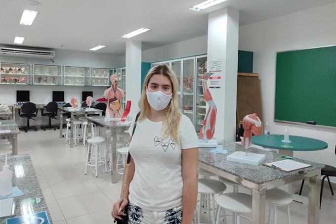 Aprovados em Medicina comemoram resultado em Guarujá